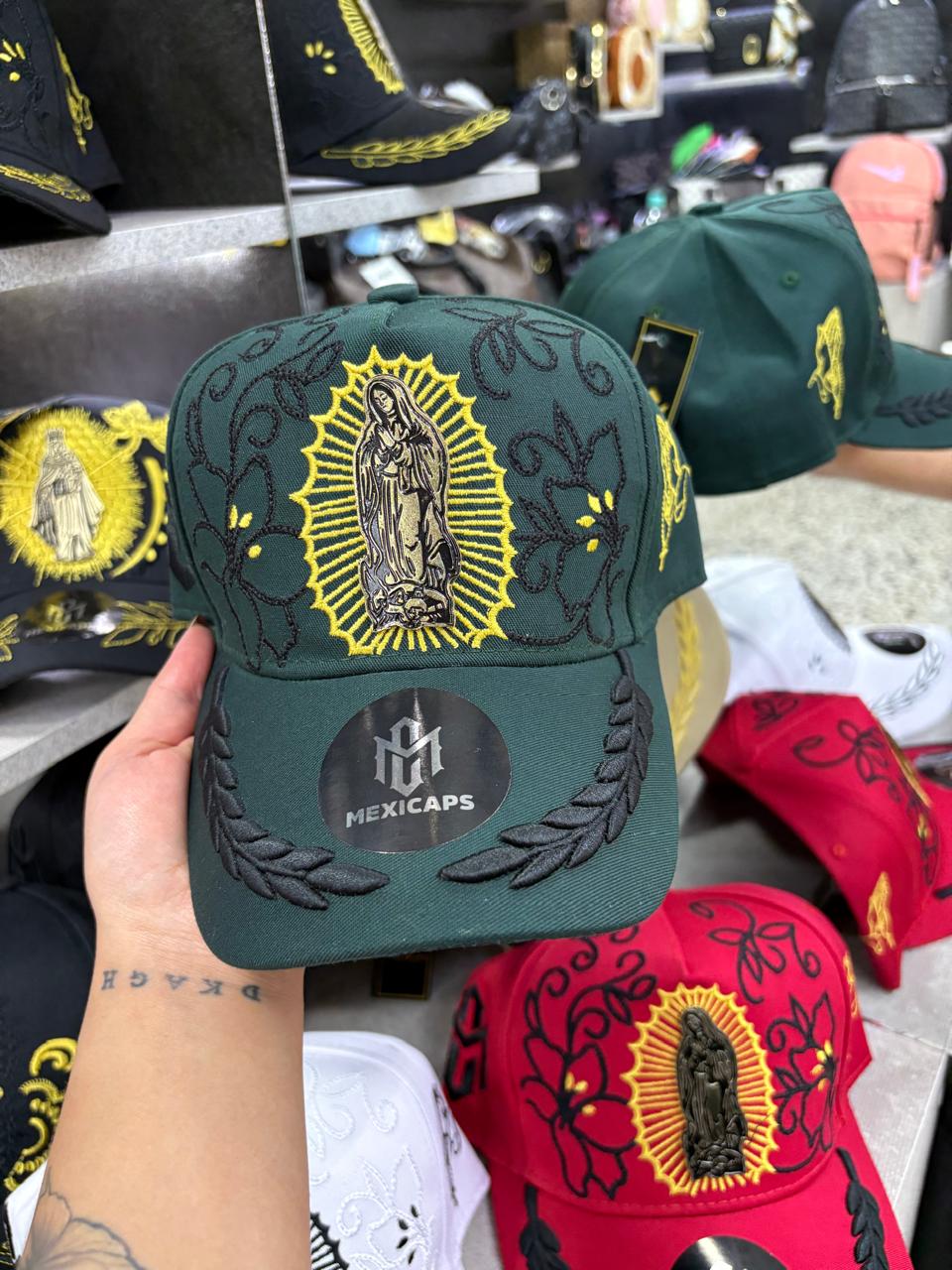 Gorra Guadalupe + caja y regalo sorpresa